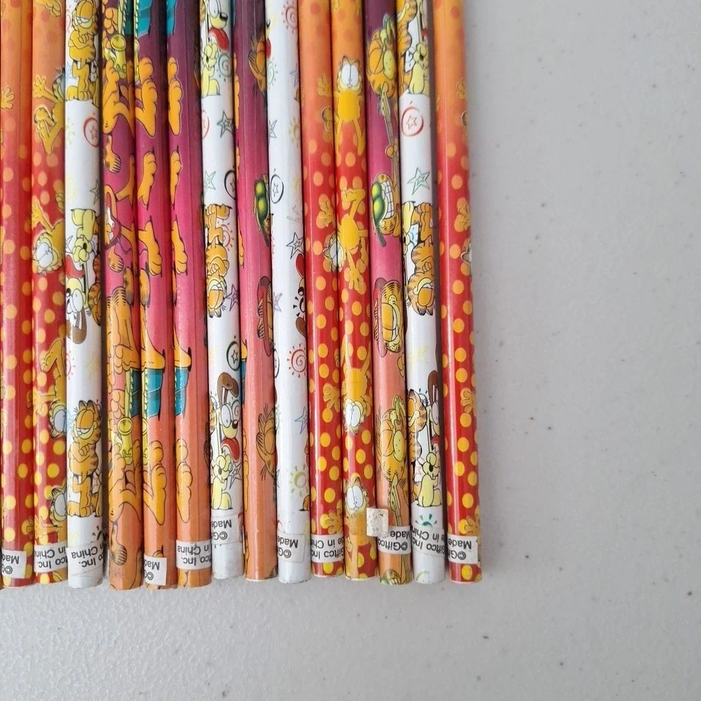 Vintage 1978 Garfield PENCIL LOT OF 28 Unused Loose Pencils- 28 Regular Size NEW
